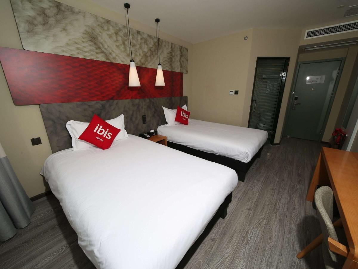 Ibis Chengdu Meizhou Center Bagian luar foto