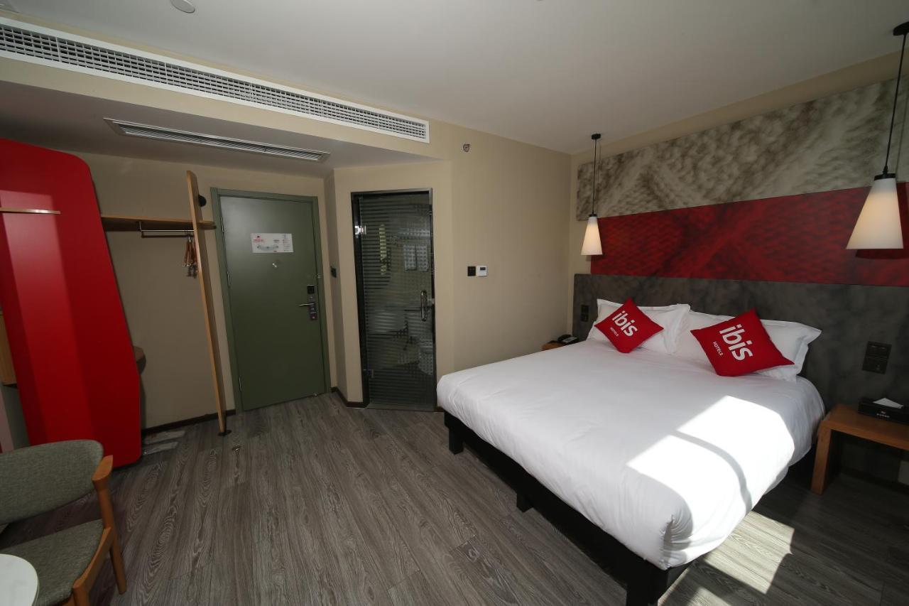 Ibis Chengdu Meizhou Center Bagian luar foto