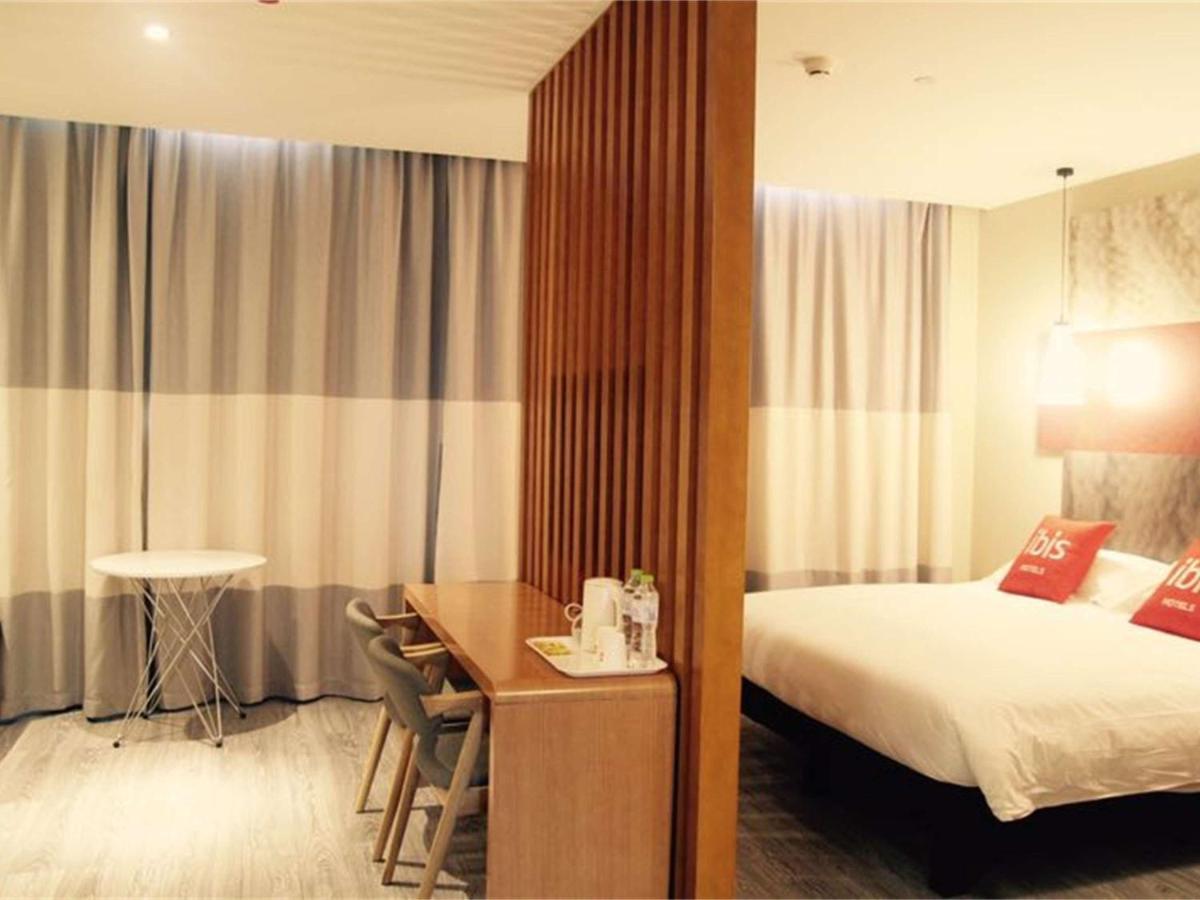 Ibis Chengdu Meizhou Center Bagian luar foto